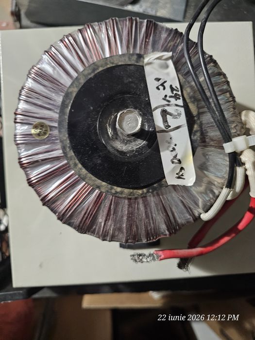 Vând 2 transformatori de 600w si 1000w in perfectă stare de funcționare.
