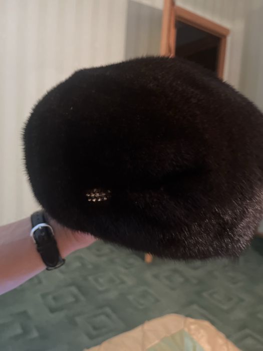 Продам женскую шапку