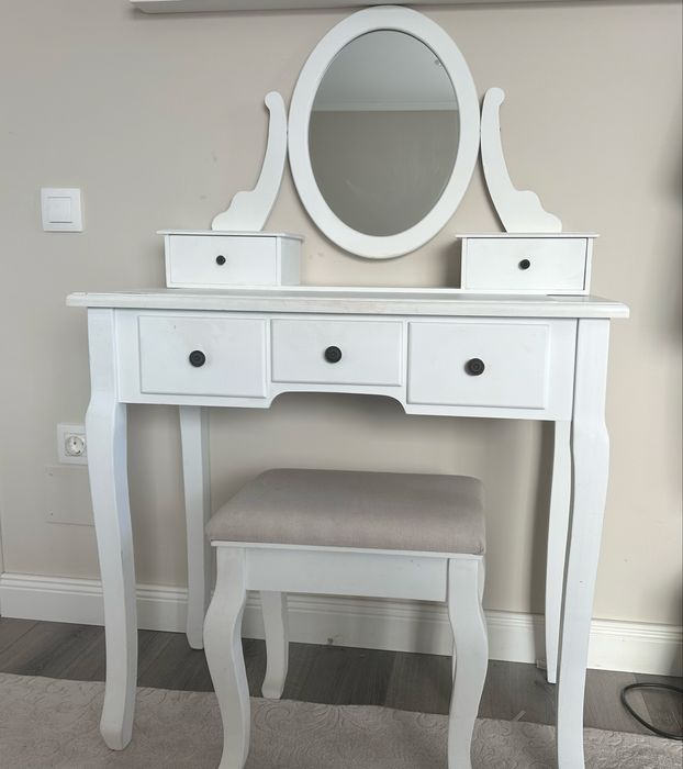 Masuta de toaleta cu oglinda