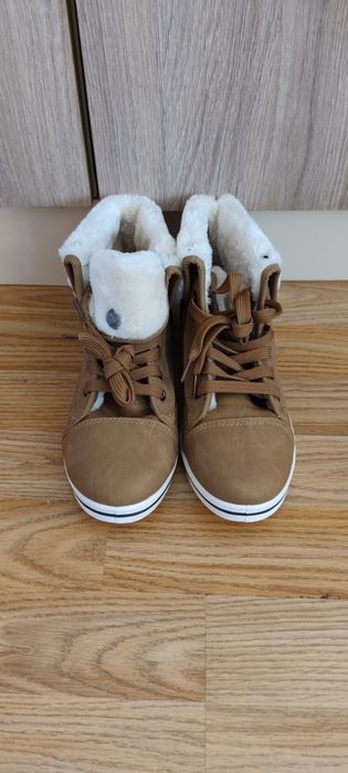 Топли зимни обувки