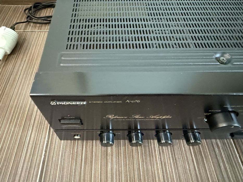 Pioneer A-676 Стерео усилвател
