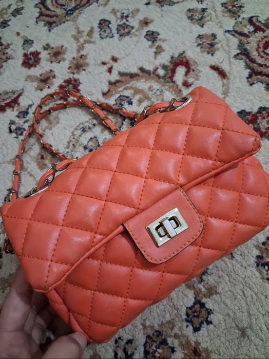 Chanel sumka sotiladi