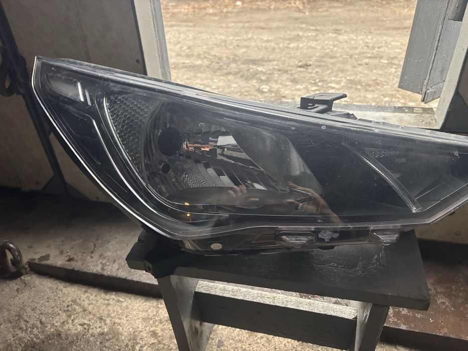 Продаю фару акцент