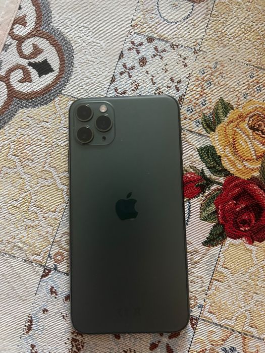 Iphone 11 pro max, stare perfecta!(ecranul nu e spart, e doar folia!!)