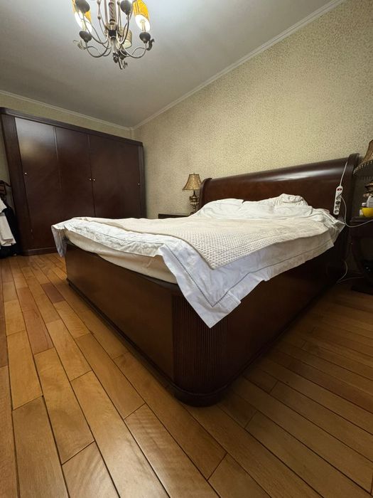 Продам спальный гарнитур