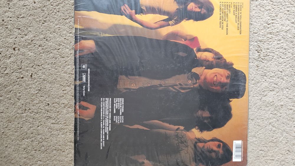 Продается виниловая пластинка AC/DC-POWERAGE,1978 г.