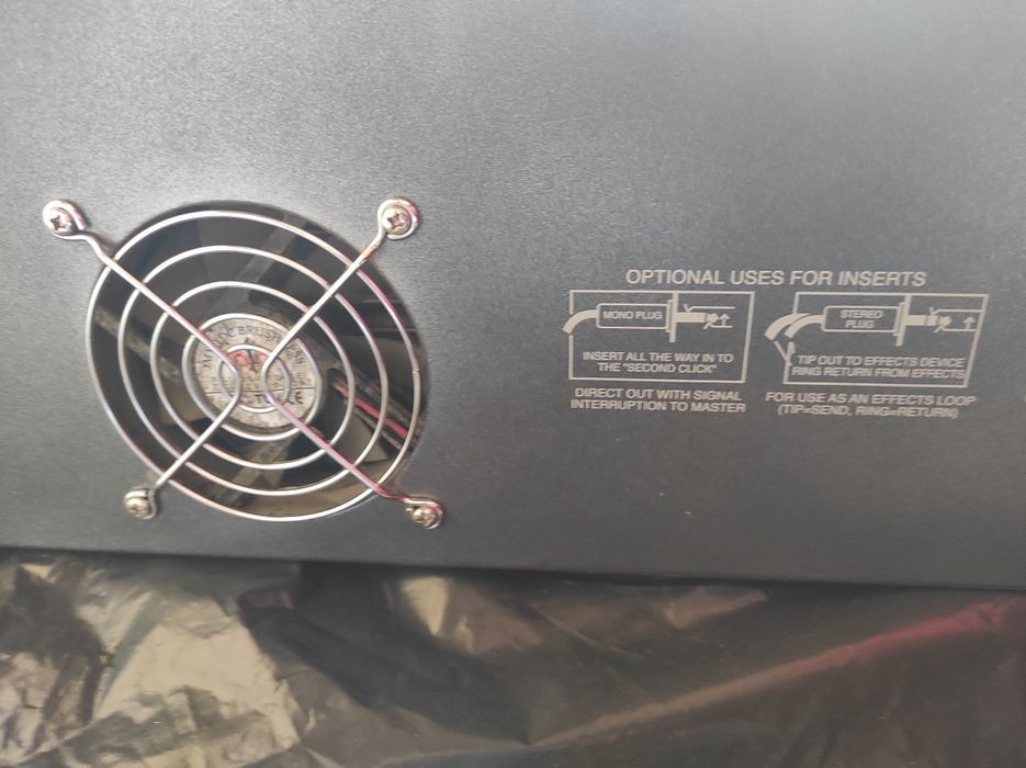 Vând mixer activ  meckse  2×350 wați