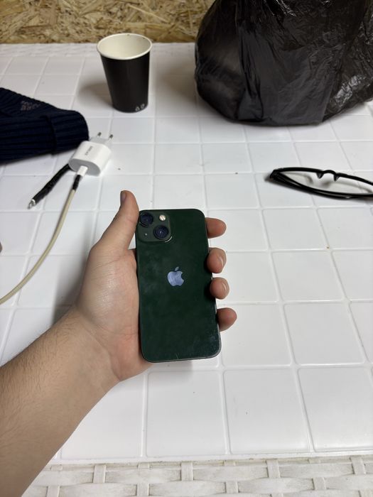 продам Iphone 13 mini