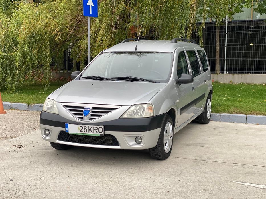 Dacia Logan Mcv Laureat 1.5 DCi 85 CP i rosu