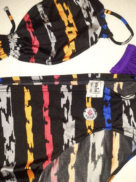 Бански на различни марки