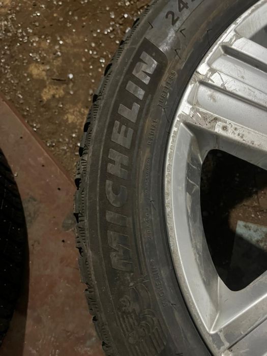 Диски от  Мерс  р18  с шинами