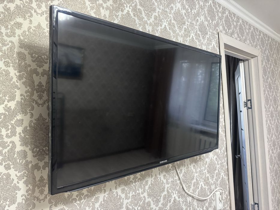 Телевизор Samsung 102см