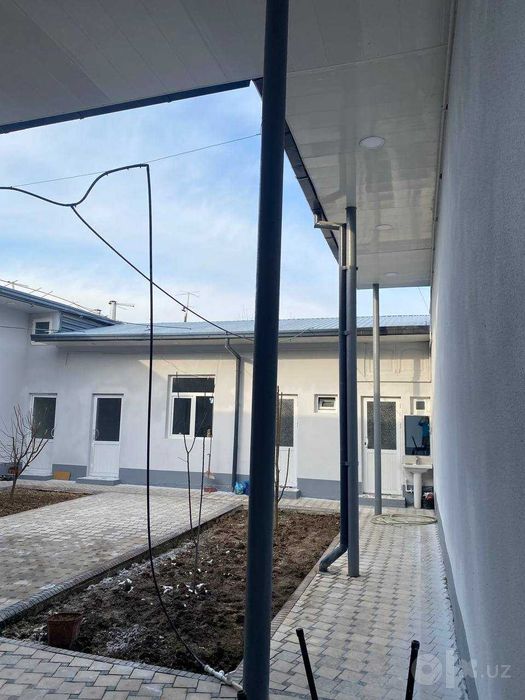 Shayxontohur Aloqa mavzesida 2.5 sotix xovli sotiladi.