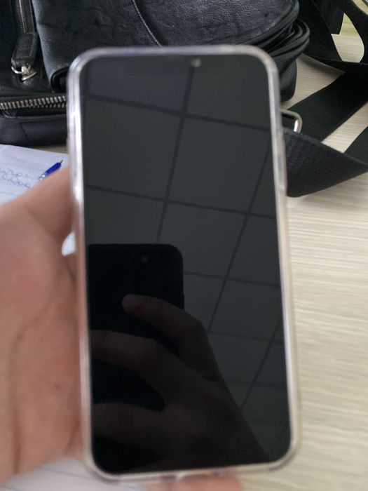 Iphone XS srochna sotiladi