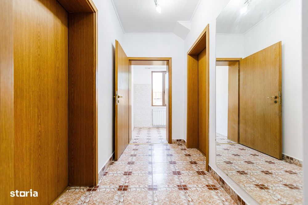 Casă cu etaj de inchiriat zona Lipovei – locuință sau spațiu pentru af