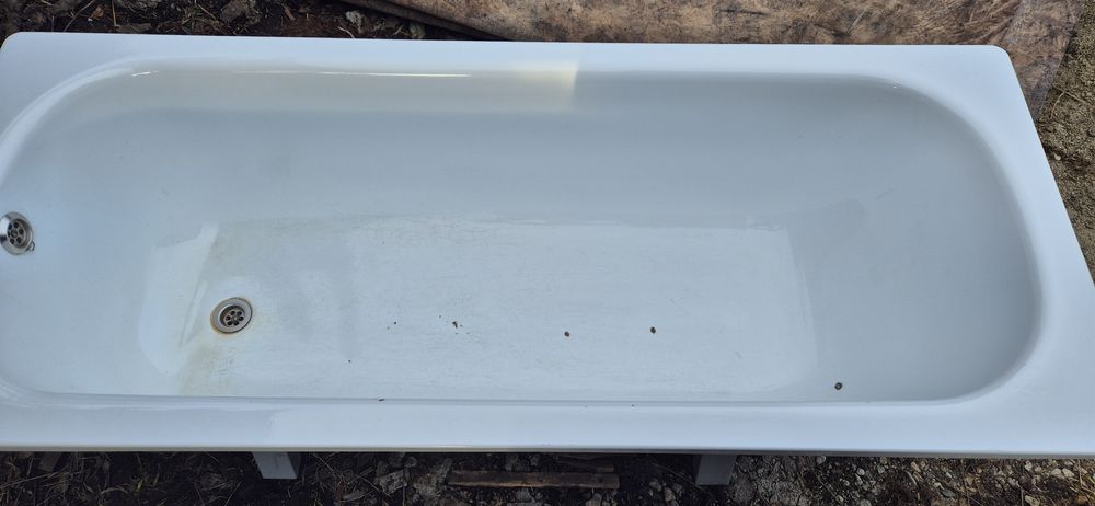 Ванна металлическая.