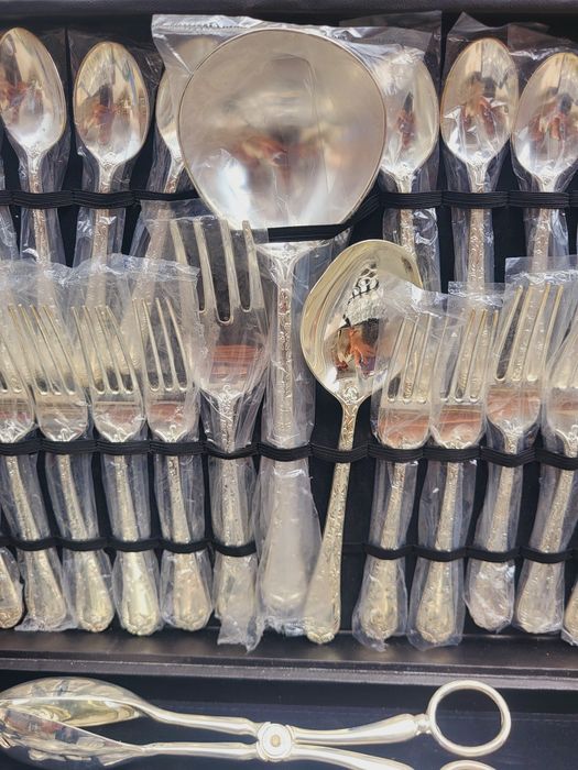 Посребрени прибори за хранене