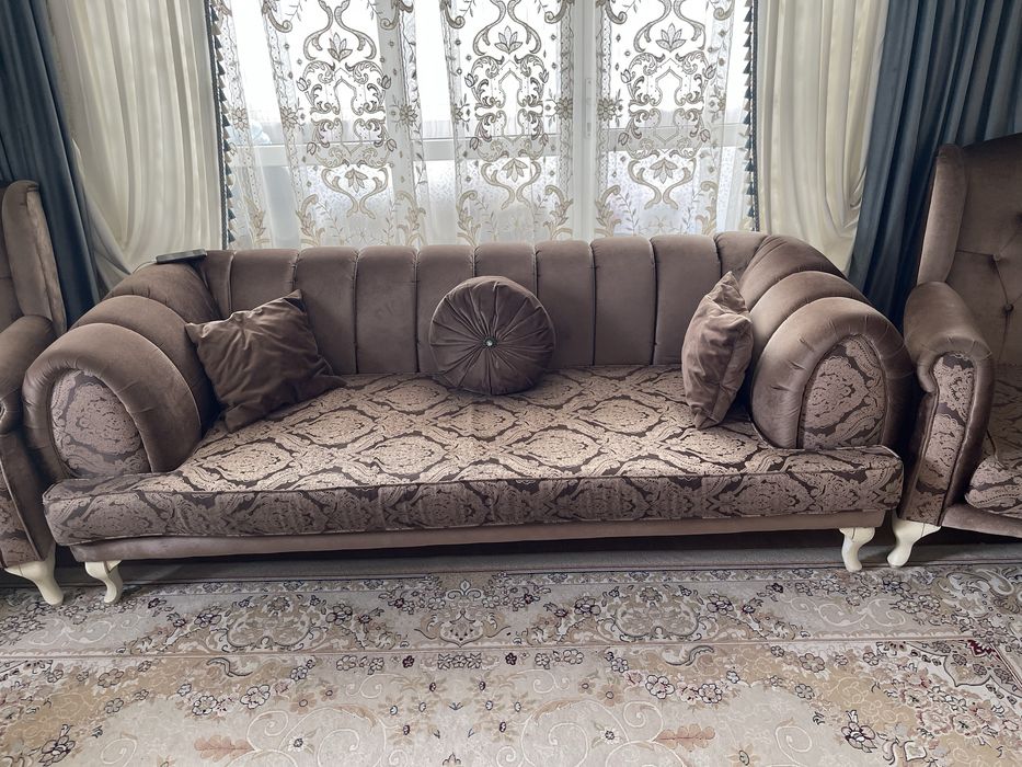 Қолданылған диван и 2 кресло