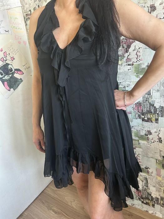 Лятна рокля с гол гръб