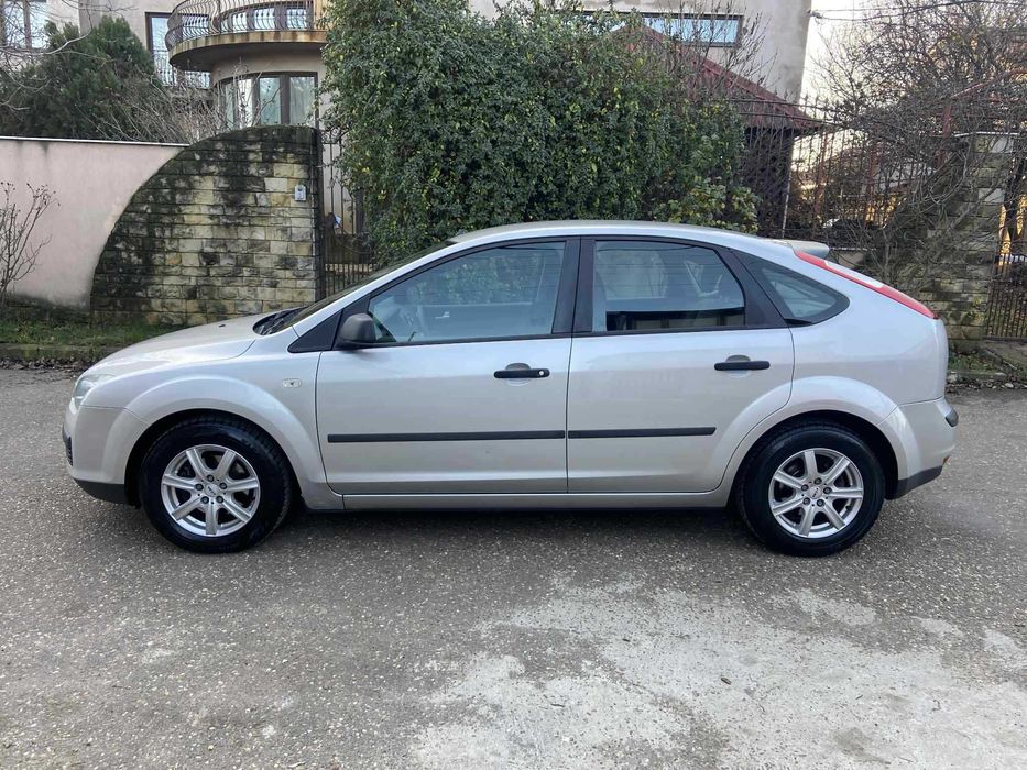 Masina Foarte ingrijita Ford Focus II