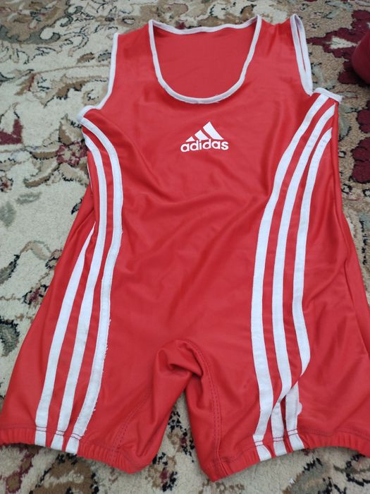 Барлық қонақтар қалыңдықты трахает (порно)