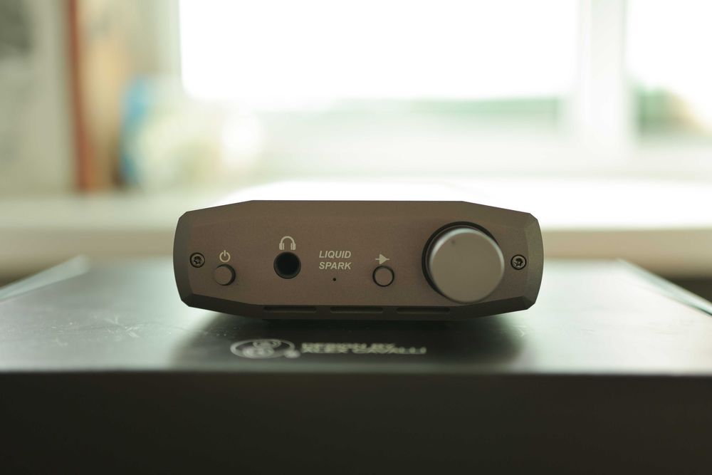 Продаю усилитель для наушников Monolith Liquid Spark