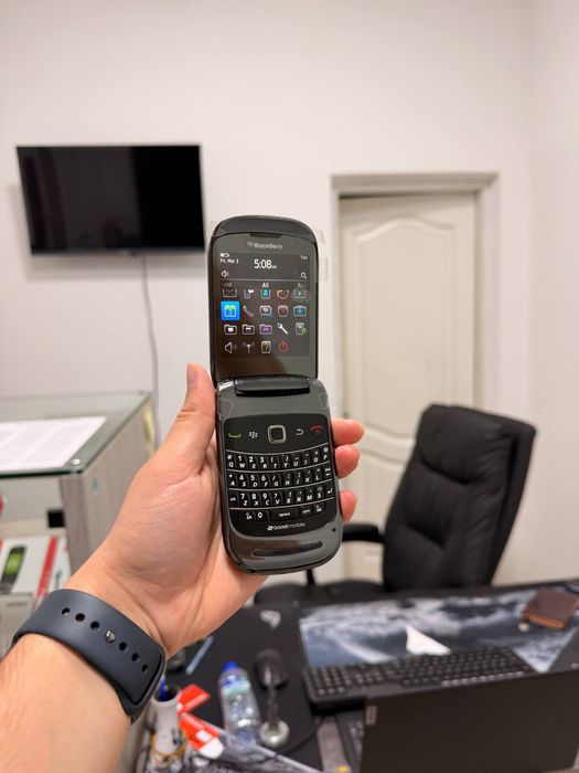 Perfectum Black Berry 9670 + bonus nomer
