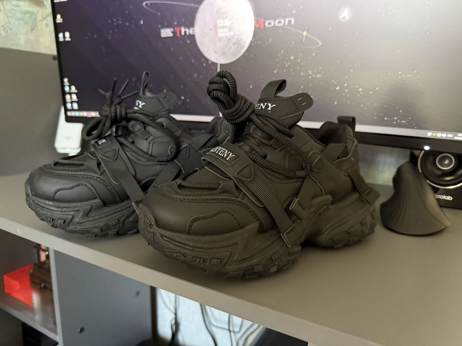 Кроссовки весна - осень