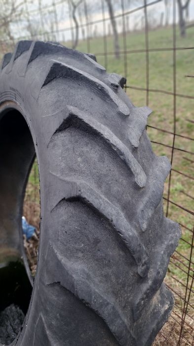 Cauciucuri 13.6/36 jante mercedes. Motocultor  etc