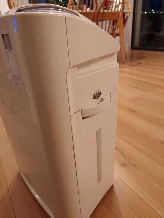 Purificator aer Sharp KC-A50EUW, HEPA, ionizare, umidificare folosit