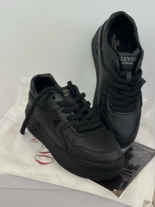 Adidasi Valentino negri/albi