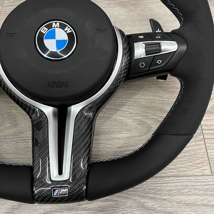 М Волан BMW F30 F20 E90 E70 X5 Алкантара и Карбон със Синя Лента