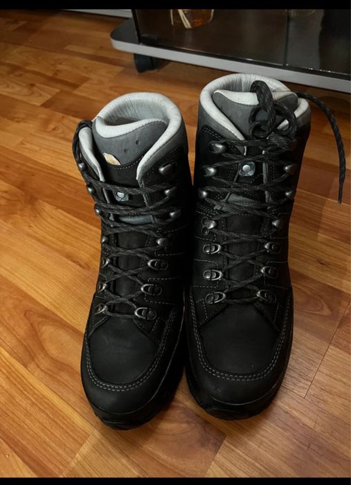 Bocanci drumetie Lowa