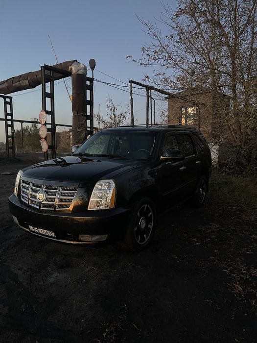 Продается Кадилак Эсклаеде