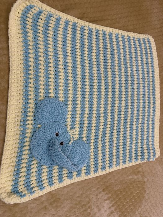 Плетен кош за бебе