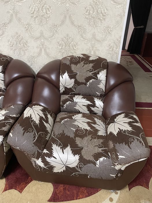 Диван и два кресла