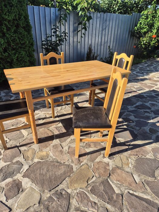 Mese și scaune lemn masiv