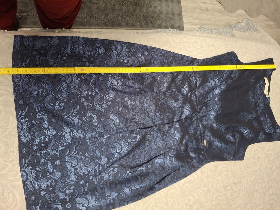 Официална рокля 44