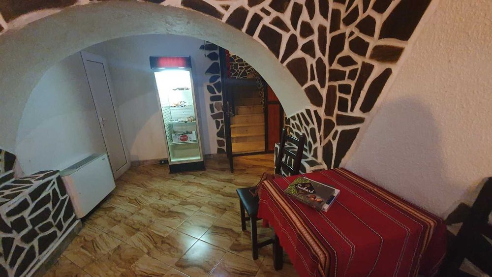 Дава се под наем Заведение в Кюстендил, Център - 170 кв.м за 765 € - Снимка #5