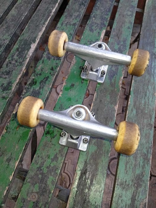 Ansamblu Axe cu Roti Skateboard Independent Truck Co. 130 Standard