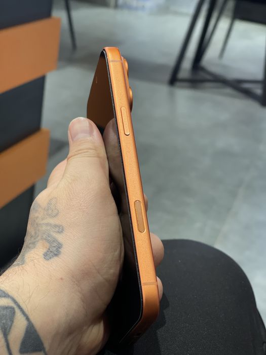 Обменяю iphone 17 pro max 256gb orange