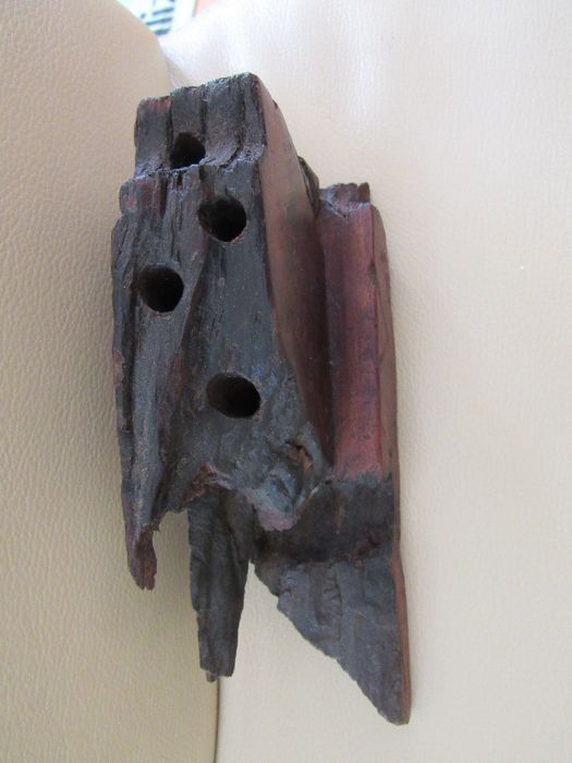 Настолна поставка за писалки от тиково дърво от Зимбабве