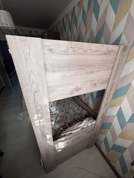 Кровать двухярусная