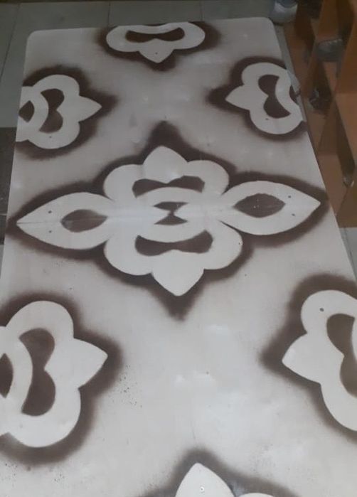 Продам казахские  столы и стулья