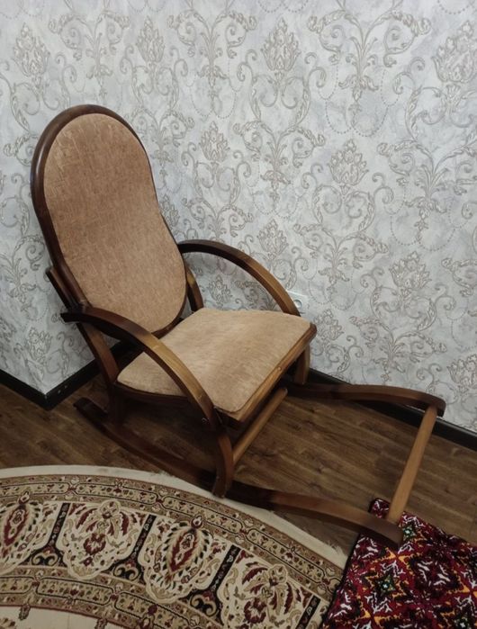 Продаётся кресло качалка