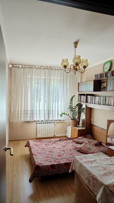 Продам 4х комнатную квартиру