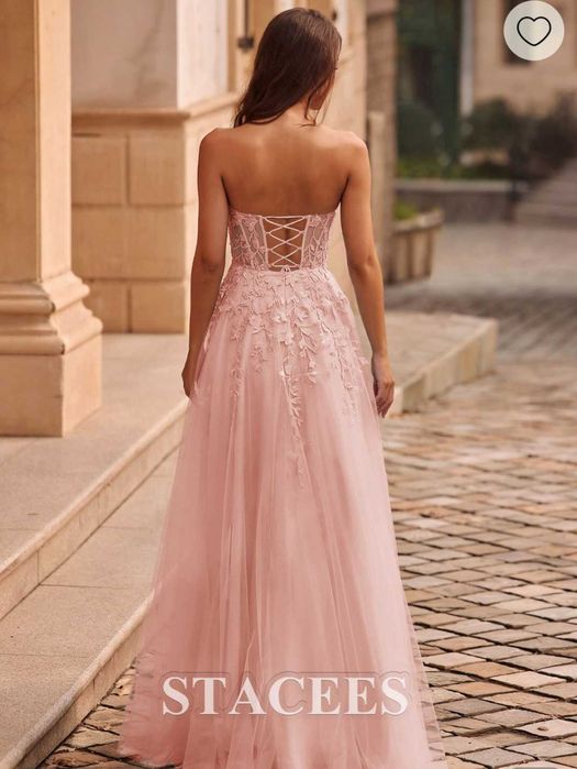 Бална рокля с корсет