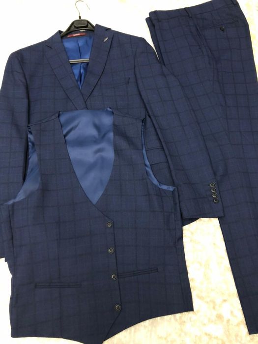 Продам мужской костюм