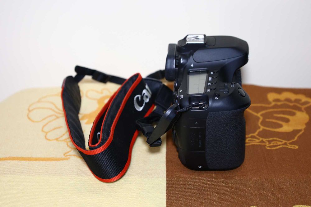 Canon Eos 80D + 4 обектива