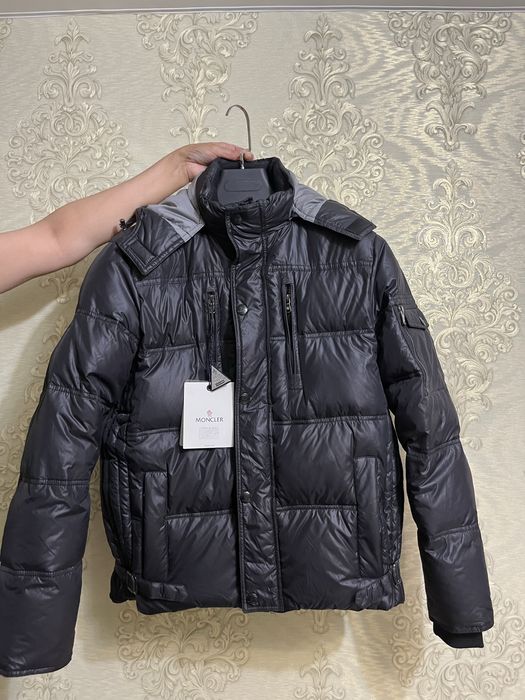 Продам куртку Moncler